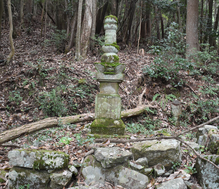 井上豊後守就正墓