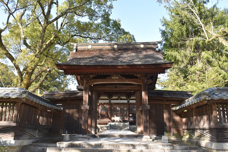 吉香神社本殿・拝殿及び弊殿・神門・鳥居　付　棟札